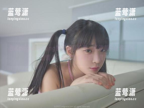 Kang Inkyung 在Kang Inkyung的职场装扮里,高清美图让你相信“没锁骨”的你也能驾驭西装!